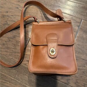 Kim Rogers Suede-Lined Tan Shoulder Bag Interior
